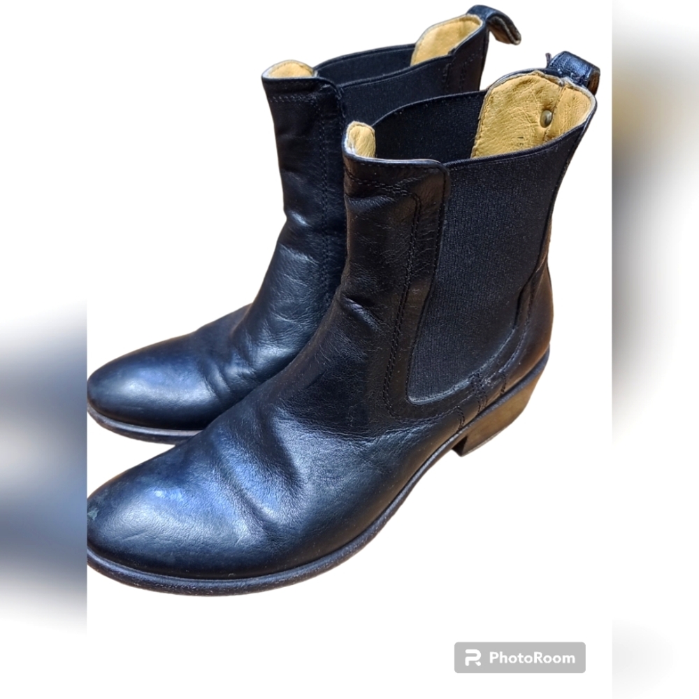 Frye chelsea boots - Picture 3 of 7